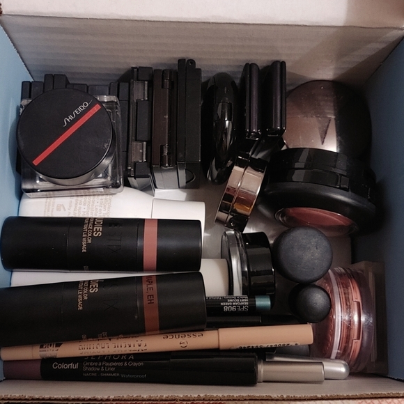 Nars, Mac, Shiseido, Nudestix, Marc Jacobs, Etc. - Picture 1 of 2